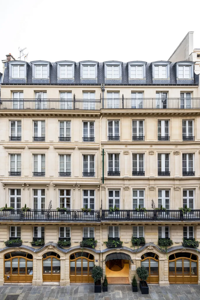 16A8538 horset opera bd