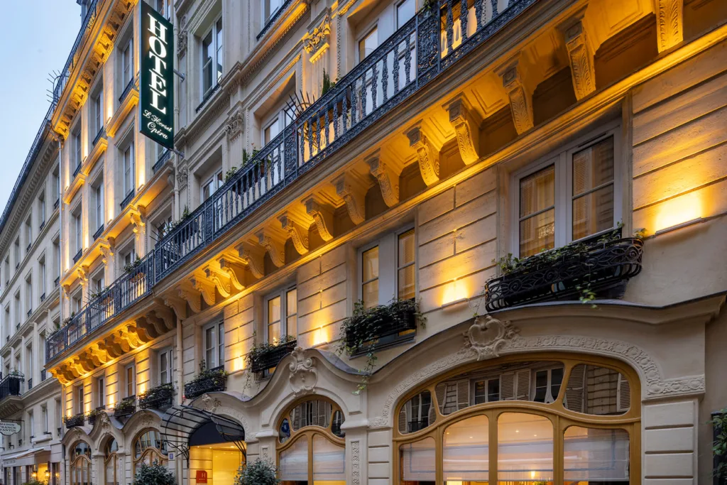 16A8672 horset opera bd