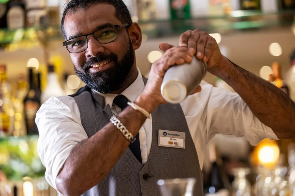 16A8718 horset opera bd