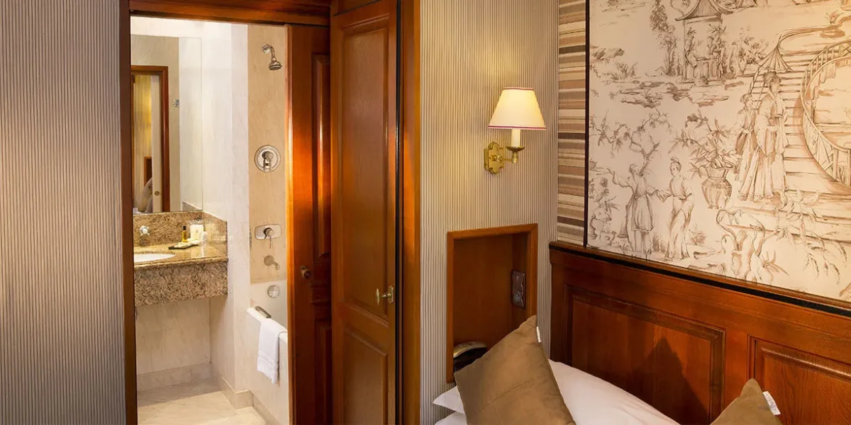 Single Room 4 Horset Opera Hotel Paris jpg