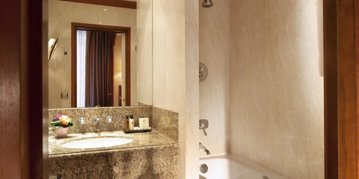 Twin Rooms bathroom 5 Horset Opera Hotel Paris jpg