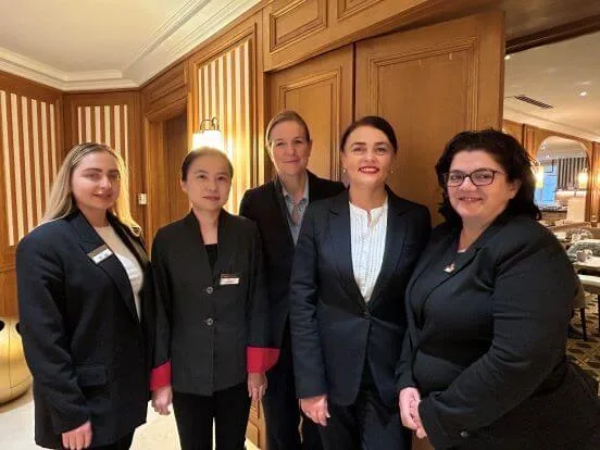 social media horset2 jpg